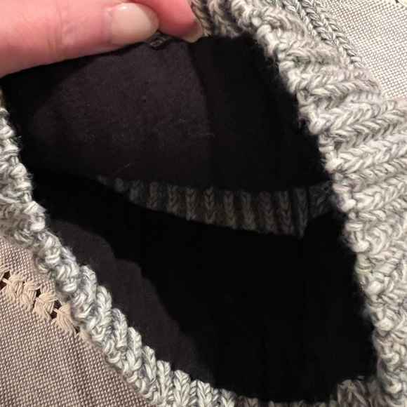 Lethmik Gray Fleece Lined Knit Beanie, one size, EUC, winter, snow, skiing - Picture 3 of 4